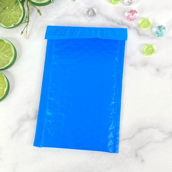 CLEARANCE 24 Blue 4X8 Bubble Mailers - Picture 6 of 8
